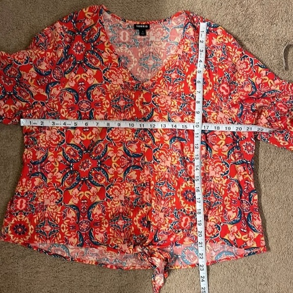 ❤️TORRID • Lenny Bell Sleeve Tie-Front Top - Picture 8 of 12
